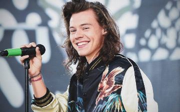 Гарри Стайлс стал директором парфюмерной и косметической компании