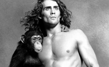 Стало известно, что звезда сериала «Тарзан» умер в авиакатастрофе