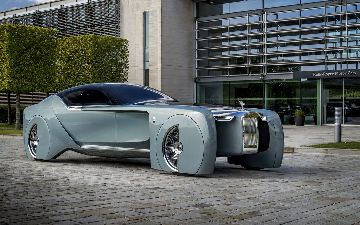 Rolls-Royce поделился названием своего первого электромобиля
