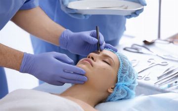 Пластический хирург назвал дорогую и бесполезную процедуру