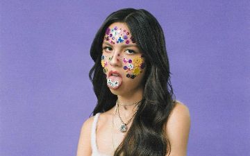 Новая звезда и лидер чартов Billboard: кто такая Оливия Родриго?