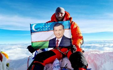 Впервые узбекистанец покорил гору Эверест со стороны Непала — фото