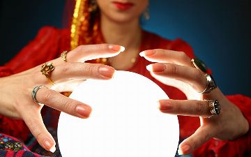 В Андижане женщина «решила» проблемы у экстрасенши за 100 тысяч долларов