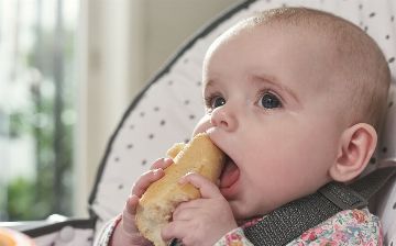 Российский специалист рассказал, что делать, если недоношенный ребенок не способен есть сам в годовалом возрасте