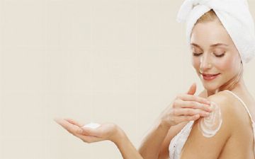 Узнайте, как защитить волосы, лицо и тело от летней жары