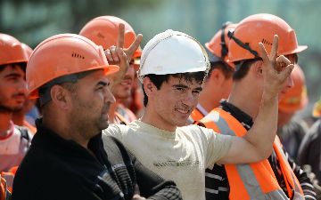 Вице-премьер российского правительства предложил привлекать на стройки неработающих пенсионеров вместо трудовых мигрантов