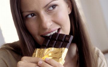 Названа неожиданная польза шоколада по утрам