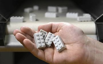 LEGO представила свои первые детали из переработанного пластика - фото