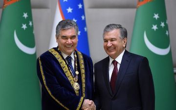 Шавкат Мирзиёев поздравил Гурбангулы Бердымухамедова с днём рождения 