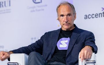 Создатель всемирной сети продал исходный код интернета за 5,4 миллиона долларов