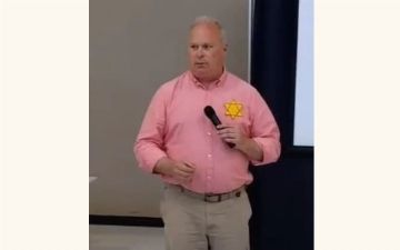 Вашингтонский депутат сравнил вакцинацию с Холокостом