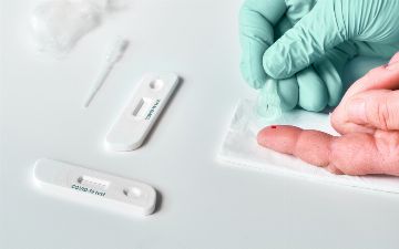 Эксперт рассказала, при каком уровне антител нужно делать вакцинацию