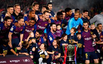 «Барселона» упрашивает игроков сократить зарплаты 