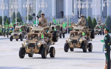 Туркменистан перебрасывает технику и войска к границе с Афганистаном