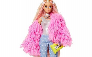 Кому из голливудских актрис досталась роль куклы «Барби»?