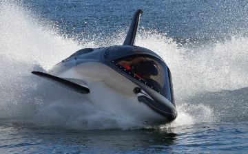 Показываем автомобиль-амфибию, который выпрыгивает из воды как дельфин