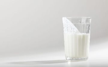 Эксперты выявили в кефире кишечную палочку и плесень