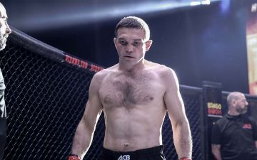 Бывши заключённый боец выиграл на турнире ММА