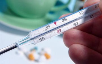 Врача при температуре нужно вызывать дольше суток после прививки — почему?
