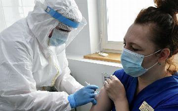 Может ли вакцинированный человек быть переносчиком COVID-19?