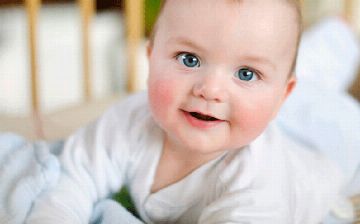 О чем может говорить косоглазие у детей до года?