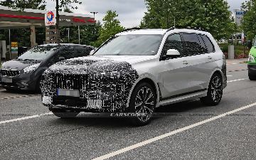 BMW шокирует дизайном: у обновленной BMW X7 появятся двухуровневые фары - первые фото