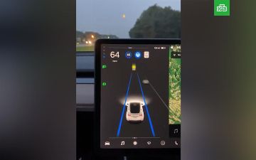 Автопилот Tesla подумал, что Луна – это желтый сигнал светофора