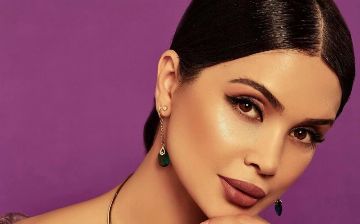 Паризода случайно засветила лицо своего новорождённого ребёнка — фото