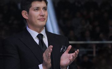 Отабек Умаров первым поздравил Улугбека Рашитова