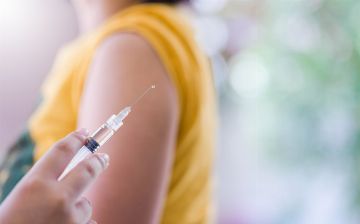 В Узбекистане предложили не допускать к работе непривитых сотрудников