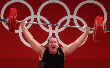 Трансгендерная штангистка Лорел разъяснила провал на Олимпиаде