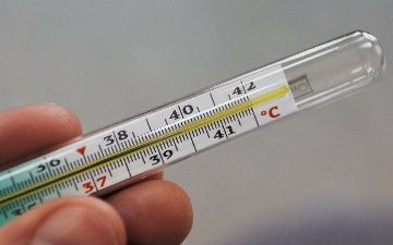 Врач объяснил, как температура влияет на антитела после вакцинации