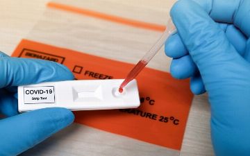 Врач оценил необходимость тестирования на антитела привитым от коронавируса