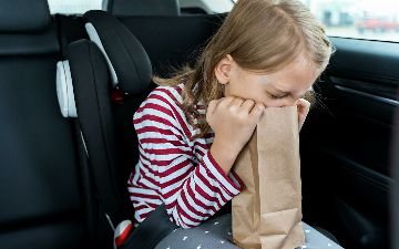 Рвота, как привлечение внимания: о чем может говорить психогенная рвота у детей