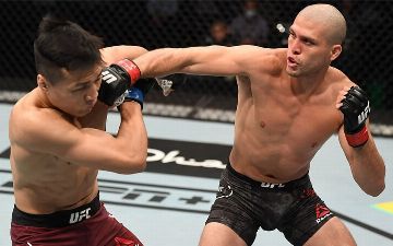 Претендент на пояс UFC готов сдать поединок за миллион долларов