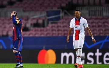 Мбаппе опубликовал фото с Месси, подписав «Легенда»