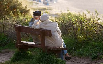 В Узбекистане за первое полугодие 2021 года зарегистрировано 152 случая заключения брака среди женщин старше 60 лет