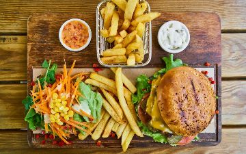 Временное голодание способно повлиять на набор лишних килограммов