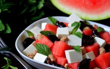  Рецепт вкусного салата из арбуза — рассказываем