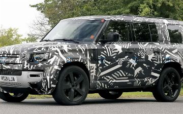 Самый большой Land Rover Defender впервые попался в объективы камер фотошпионов