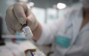 Лицам старше 60 лет разрешили вакцинироваться «Спутником Лайт»