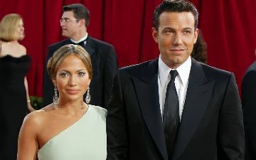 Бен Аффлек выбирает помолвочное кольцо для Дженнифер Лопес в Tiffany &amp; Co