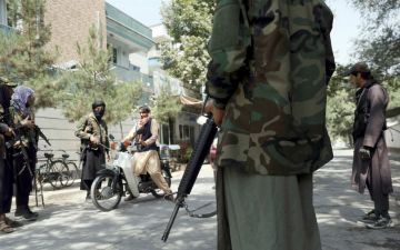 Отныне из Афганистана запрещено вывозить доллары и исторические ценности