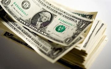 В Узбекистане повысился курс доллара