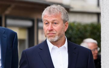 Собственный остров и имение во Франции: показываем как выглядят владения олигарха Романа Абрамовича