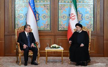 Шавкат Мирзиёев встретился с президентом Ирана в Душанбе