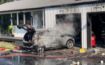 Взрывной автомобиль: владельцам Chevrolet Bolt посоветовали парковаться подальше от других машин