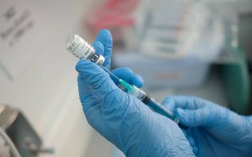 В скором времени ученые проведут исследование совместимости вакцин от коронавируса и гриппа
