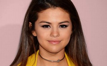 В cети раскритиковали Селену Гомес за лишний вес - фото