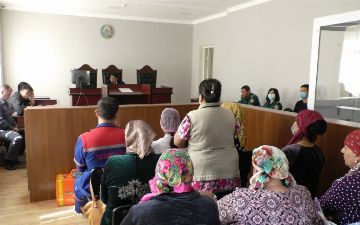 В Самаркандской области зачитали приговор гражданам, перекрывшим дорогу из-за отсутствия газа в домах